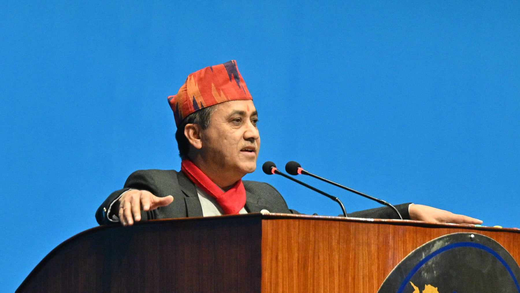 प्रचण्डलाई विश्वप्रकाशको प्रश्न- पालैपालो धोका खाएकाहरू एक ठाउँमा उभिए राजनेताको गद्दी के होला ? (भिडियाे)